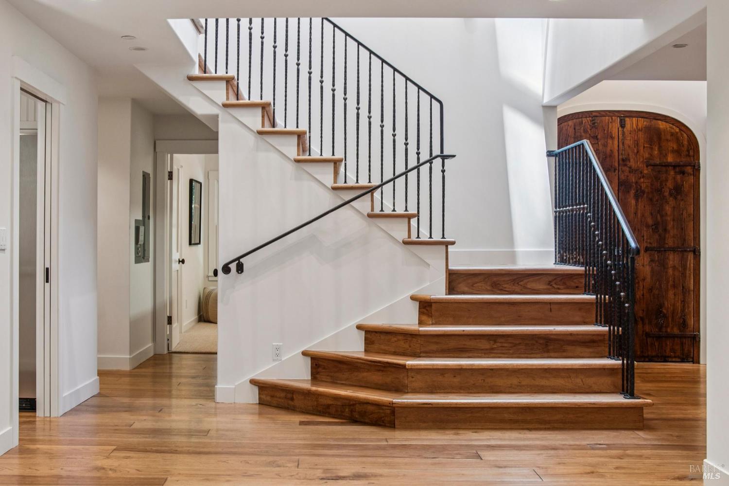 Detail Gallery Image 3 of 30 For 70 Westwood Dr, Kentfield,  CA 94904 - 5 Beds | 4/1 Baths