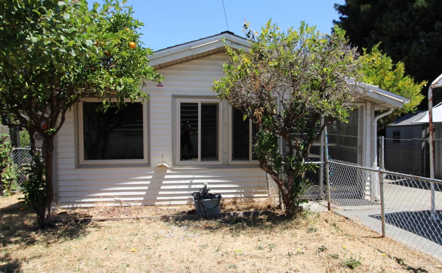 Detail Gallery Image 1 of 26 For 206 Woodrow Ave, Vallejo,  CA 94591 - 3 Beds | 2 Baths