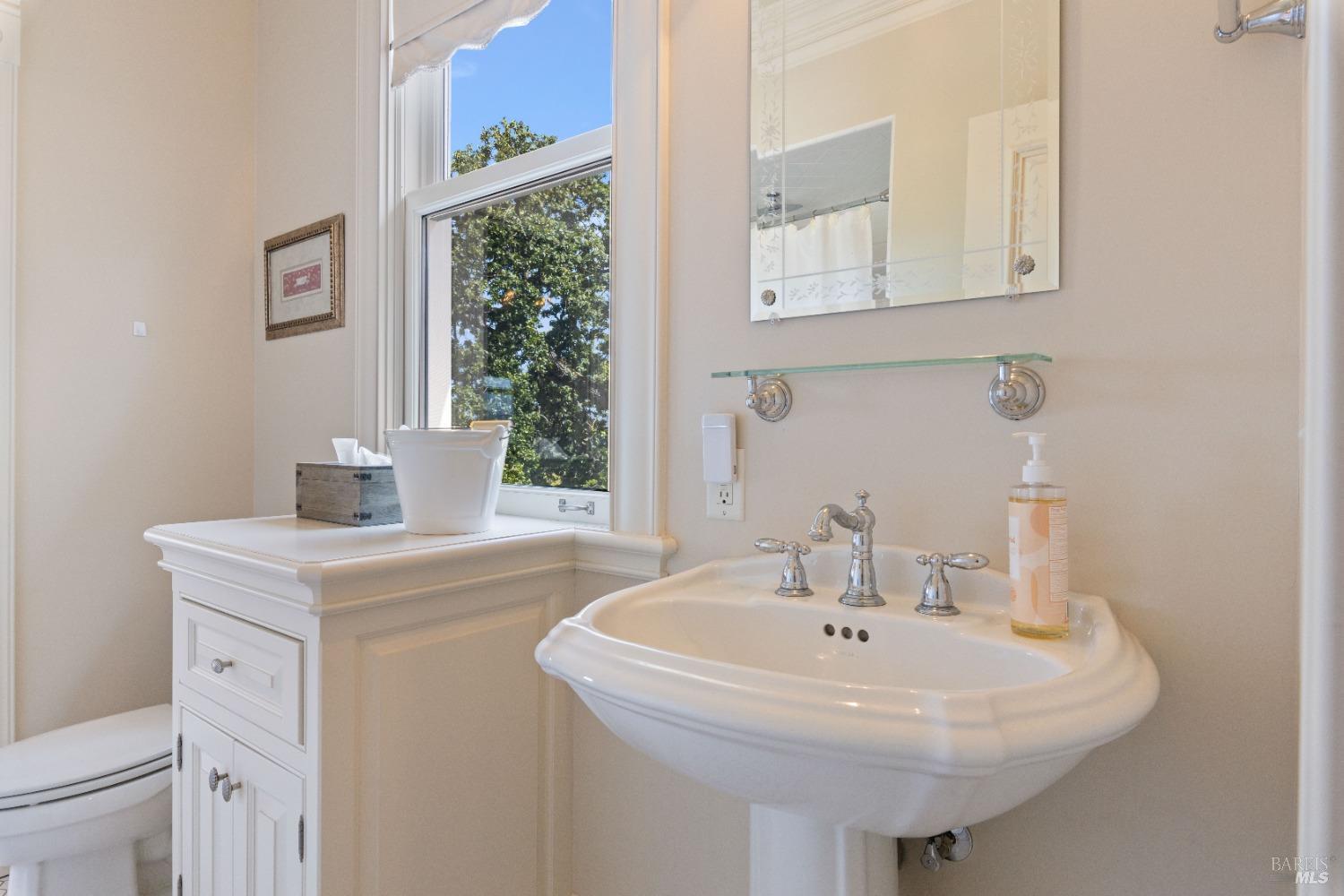 Detail Gallery Image 43 of 87 For 5605 George Rd, Lakeport,  CA 95453 - 4 Beds | 5/3 Baths