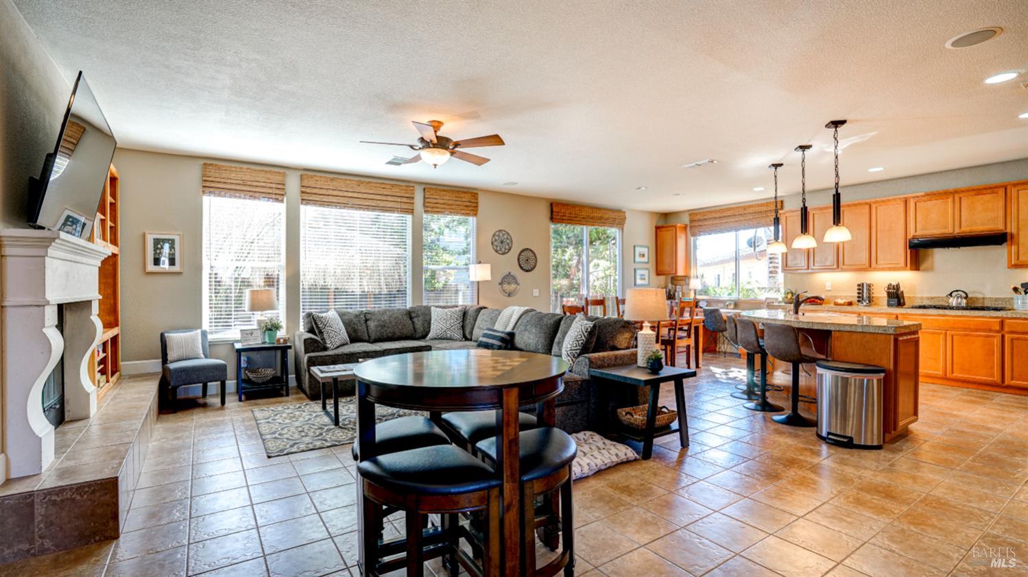Detail Gallery Image 8 of 43 For 8414 Stomper Dr, Windsor,  CA 95492 - 4 Beds | 3 Baths