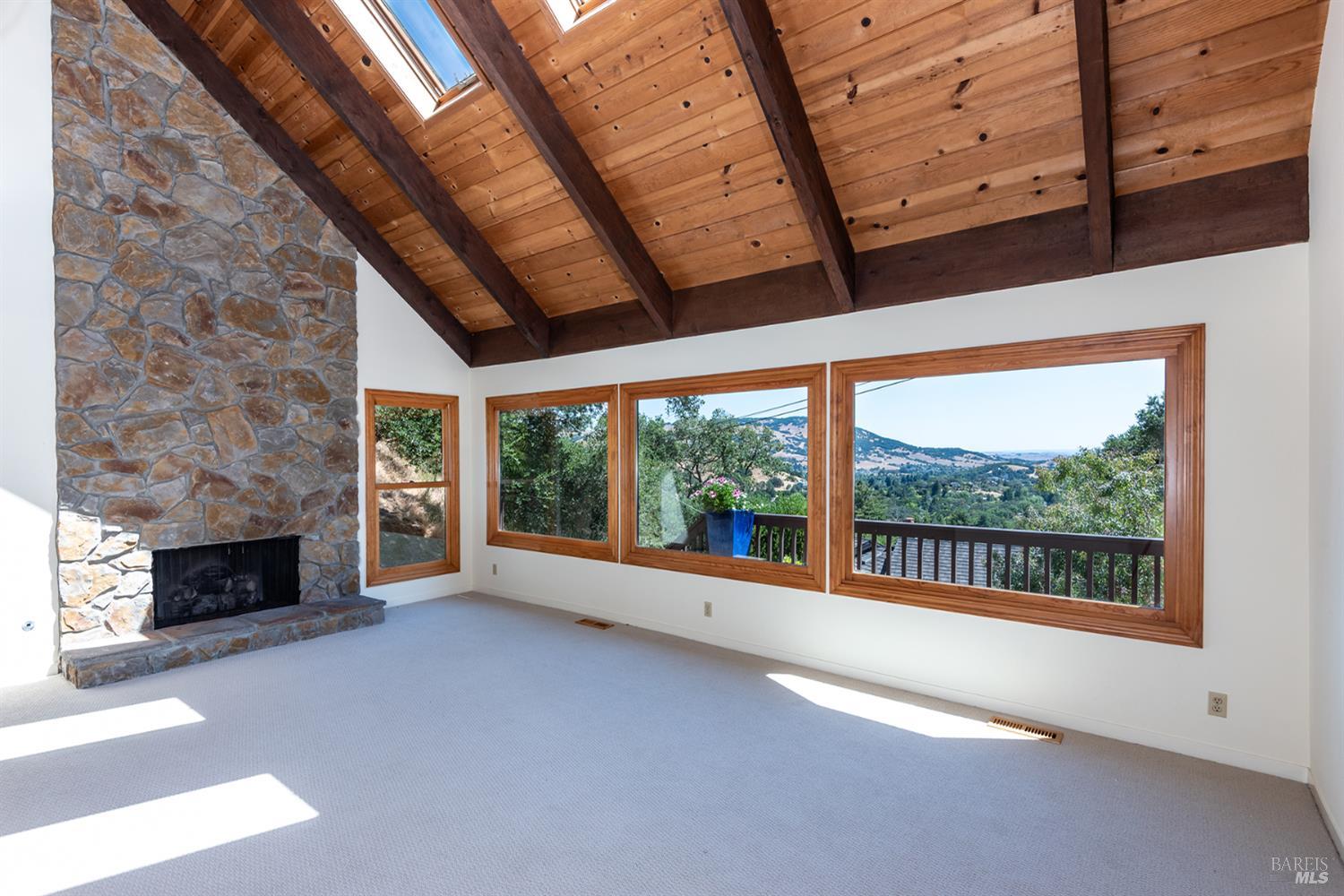 Detail Gallery Image 2 of 25 For 50 Palomino Cir, Novato,  CA 94947 - 3 Beds | 2/1 Baths