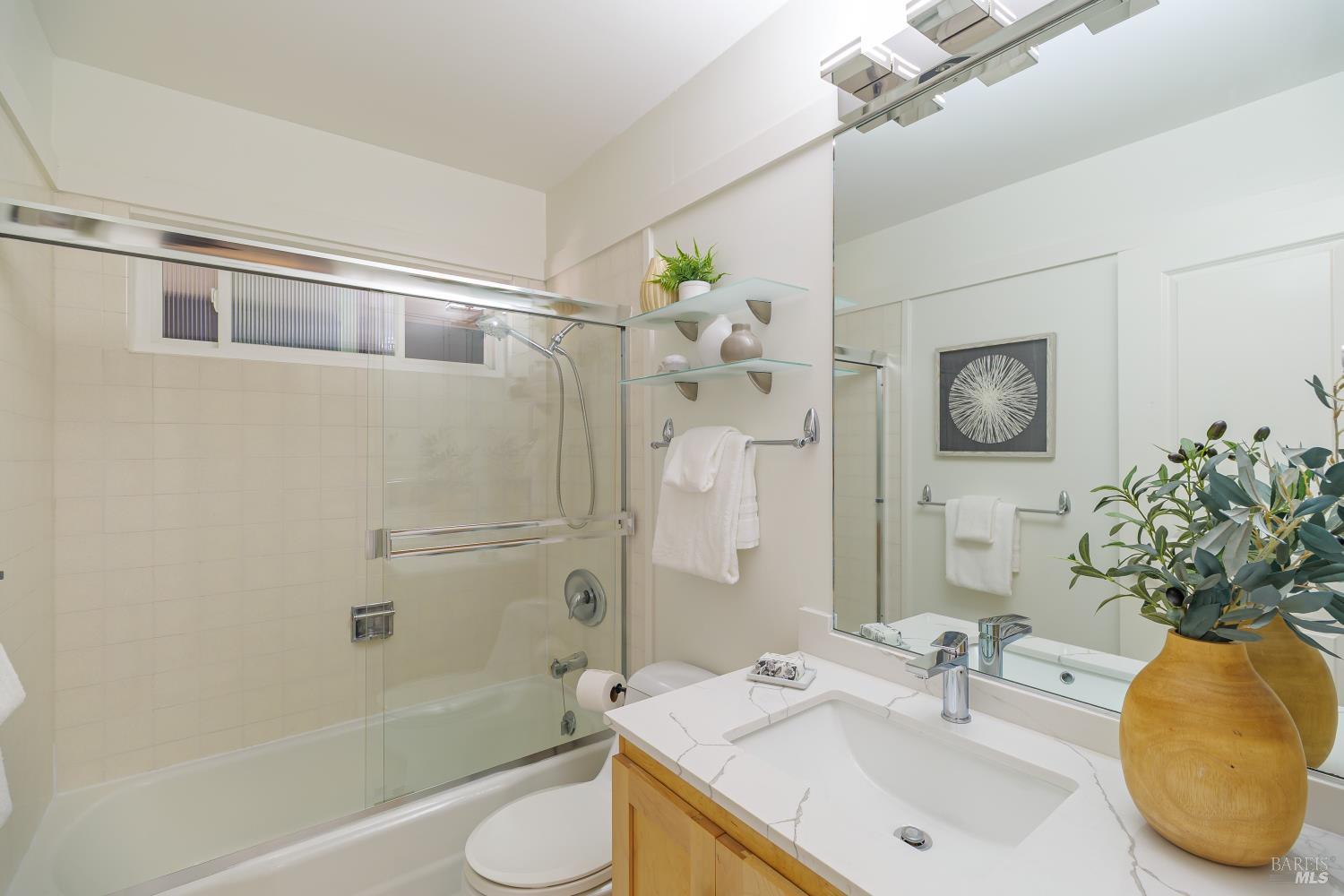 Detail Gallery Image 25 of 38 For 22 Redwood Ave, Corte Madera,  CA 94925 - 3 Beds | 2 Baths