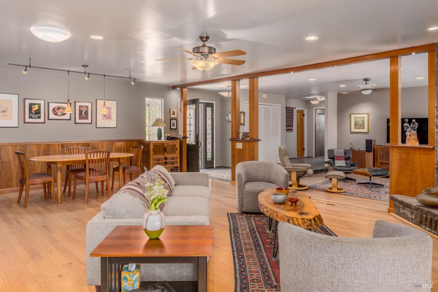 Detail Gallery Image 14 of 64 For 14856 Chalk Hill Rd, Healdsburg,  CA 95448 - 3 Beds | 2/1 Baths