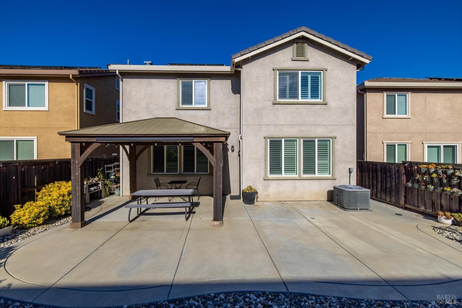 Detail Gallery Image 45 of 63 For 5294 Gramercy Cir, Fairfield,  CA 94533 - 5 Beds | 3/1 Baths