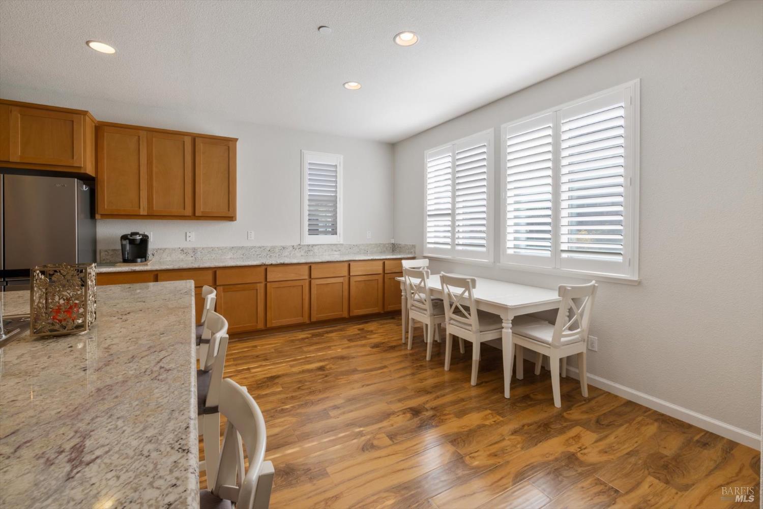 Detail Gallery Image 11 of 63 For 5294 Gramercy Cir, Fairfield,  CA 94533 - 5 Beds | 3/1 Baths