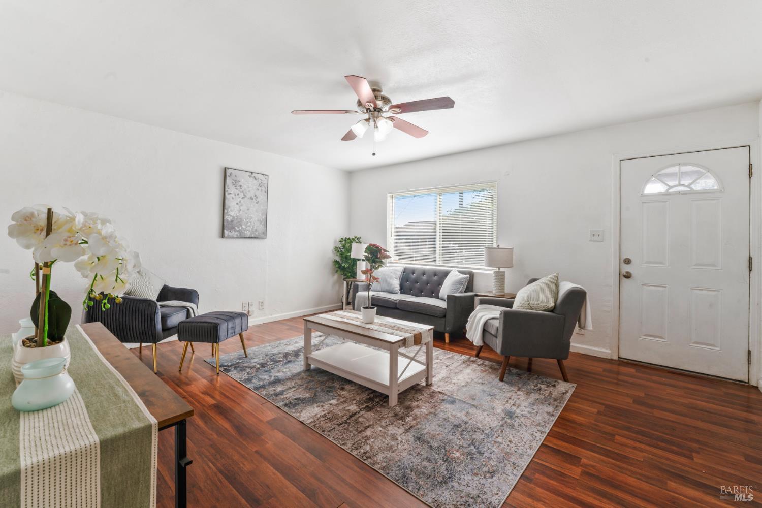 Detail Gallery Image 5 of 19 For 144 Hogan Ave, Vallejo,  CA 94589 - 3 Beds | 1 Baths