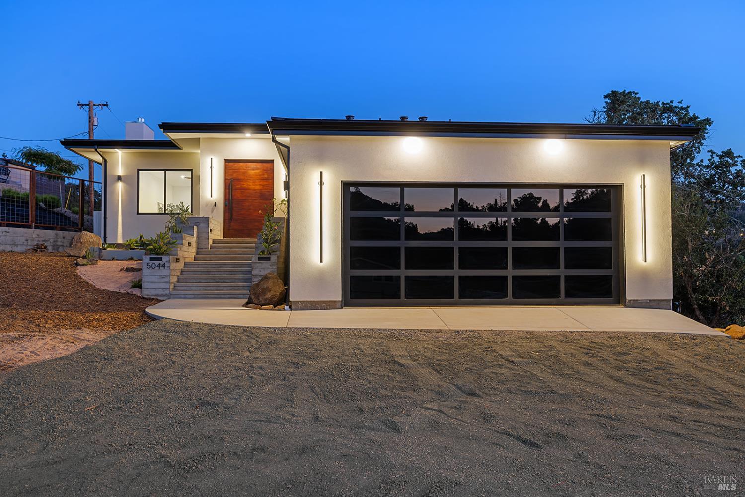 Detail Gallery Image 8 of 93 For 5044 Linda Ln, Santa Rosa,  CA 95404 - 3 Beds | 3/1 Baths