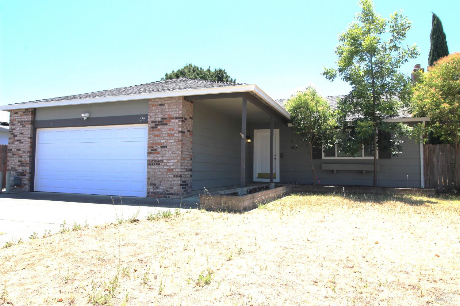 Detail Gallery Image 1 of 24 For 619 Barnacle Way, Suisun City,  CA 94585 - 3 Beds | 2 Baths