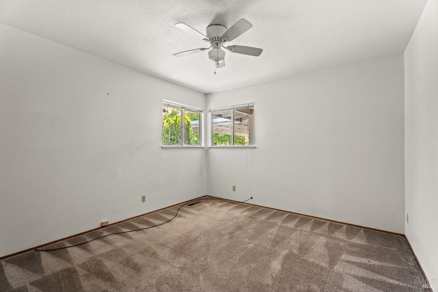 Detail Gallery Image 13 of 32 For 18201 S Highway 101 Unkn, Hopland,  CA 95449 - 3 Beds | 2/1 Baths