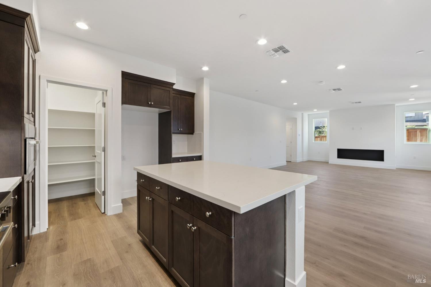 Detail Gallery Image 11 of 40 For 1576 Claritin St, Santa Rosa,  CA 95403 - 4 Beds | 4 Baths