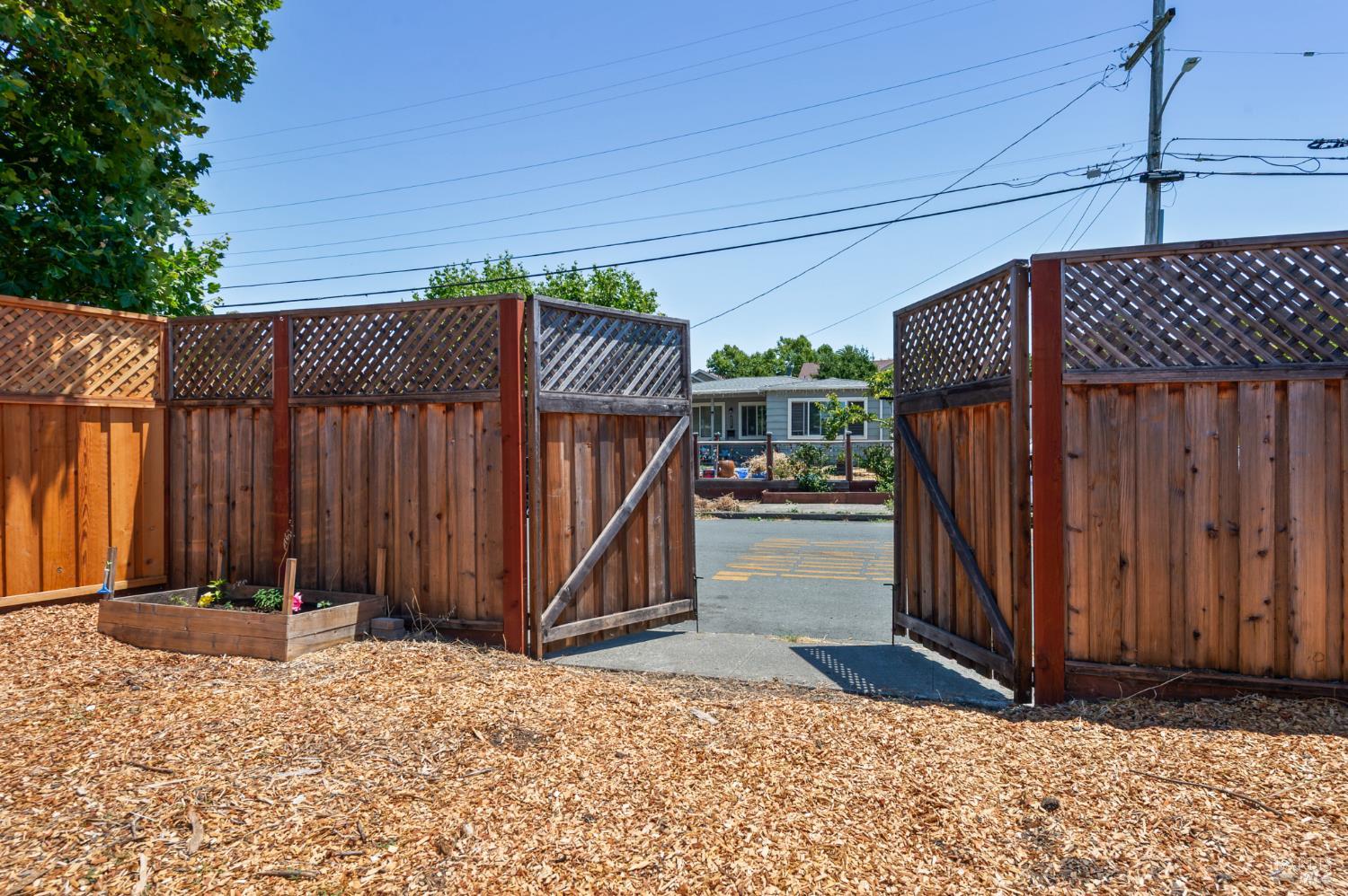 Detail Gallery Image 22 of 26 For 1162 San Domingo Dr, Santa Rosa,  CA 95404 - 3 Beds | 1 Baths