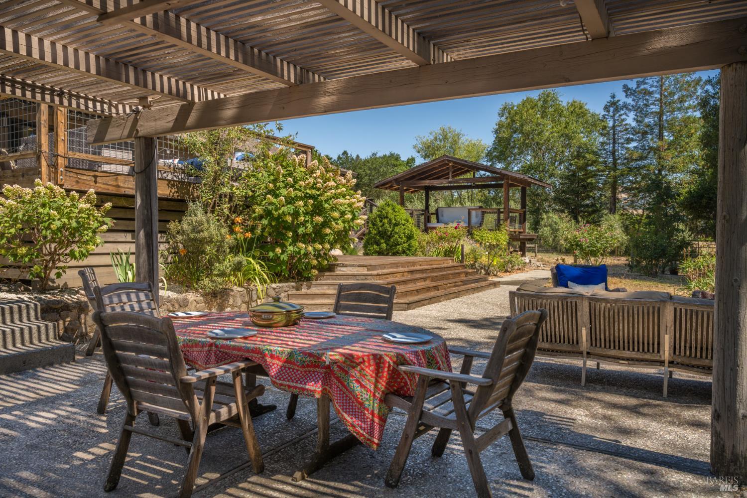 Detail Gallery Image 50 of 64 For 14856 Chalk Hill Rd, Healdsburg,  CA 95448 - 3 Beds | 2/1 Baths