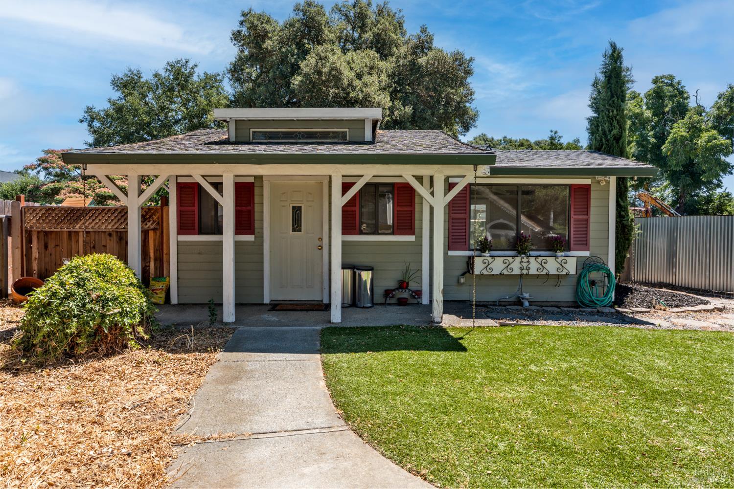 Detail Gallery Image 27 of 35 For 8621 Uva Dr, Redwood Valley,  CA 95470 - 3 Beds | 3 Baths