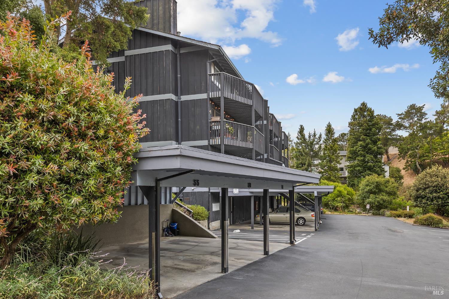 Detail Gallery Image 2 of 3 For 22 Marinero Cir, Tiburon,  CA 94920 - – Beds | – Baths