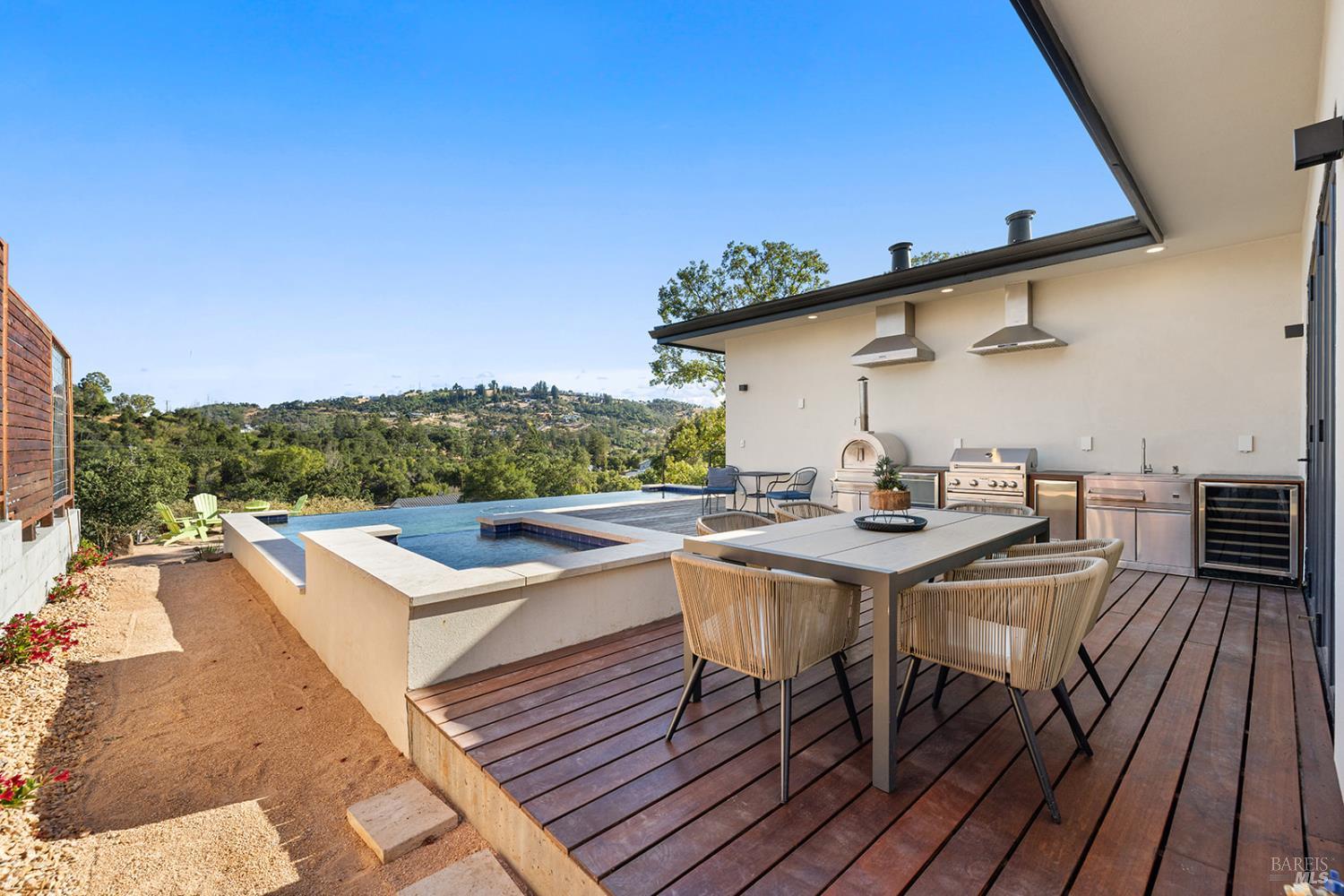 Detail Gallery Image 58 of 93 For 5044 Linda Ln, Santa Rosa,  CA 95404 - 3 Beds | 3/1 Baths