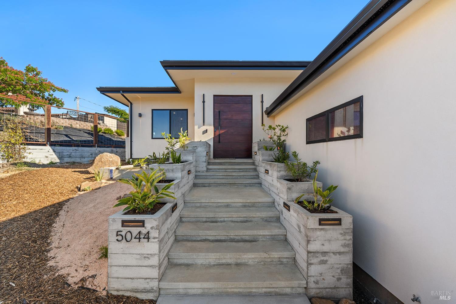 Detail Gallery Image 79 of 93 For 5044 Linda Ln, Santa Rosa,  CA 95404 - 3 Beds | 3/1 Baths