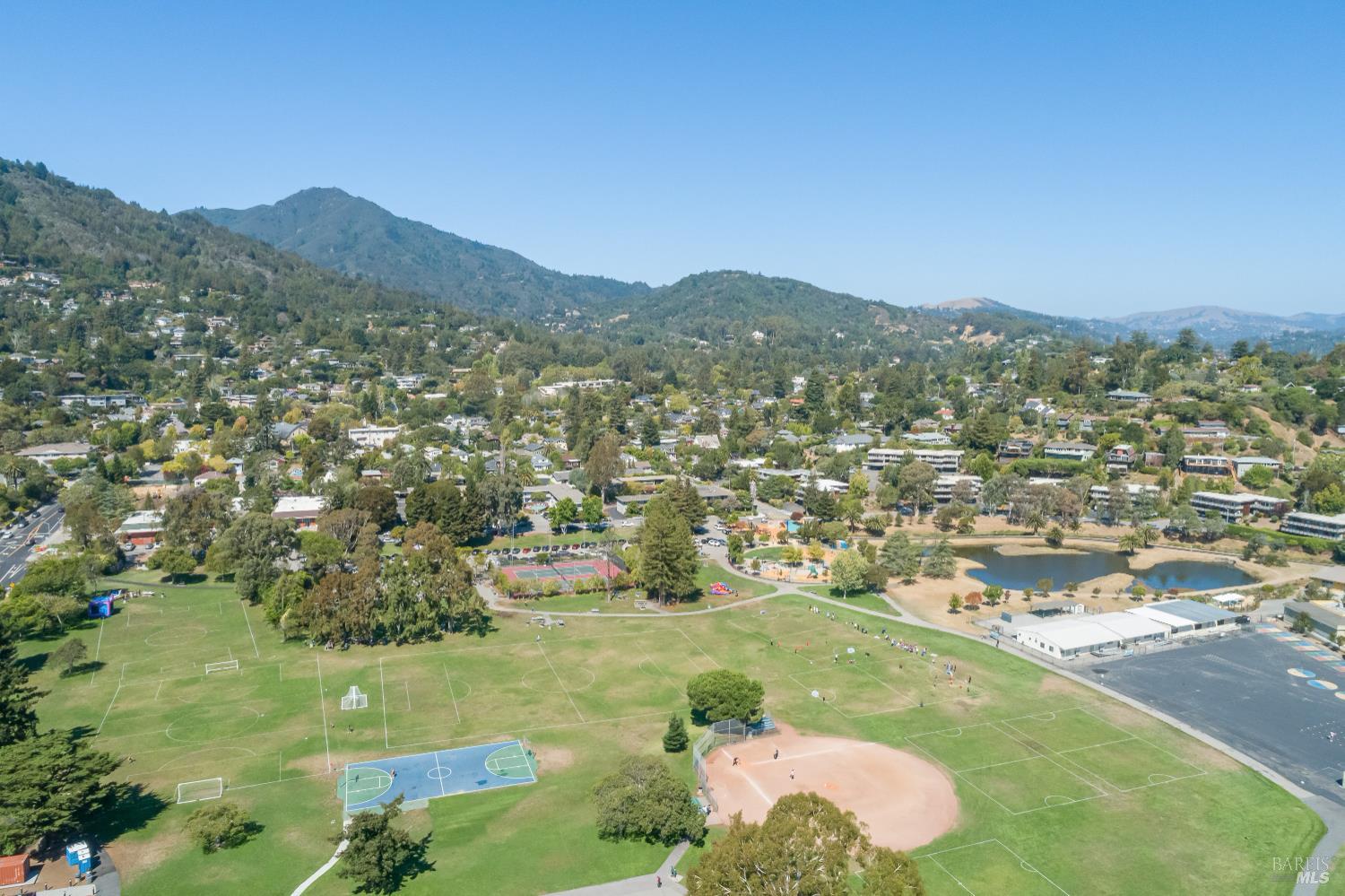 Detail Gallery Image 35 of 38 For 22 Redwood Ave, Corte Madera,  CA 94925 - 3 Beds | 2 Baths