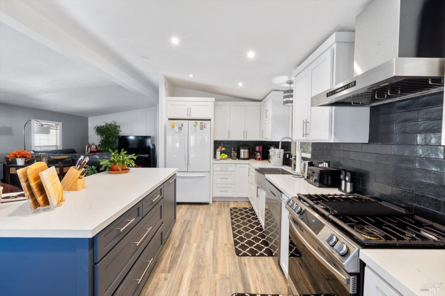 Detail Gallery Image 8 of 20 For 137 Lemon Tree Cir, Vacaville,  CA 95687 - 2 Beds | 2 Baths