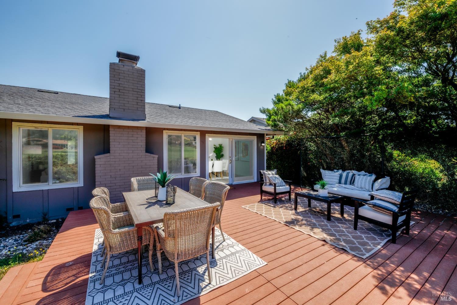 Detail Gallery Image 5 of 32 For 137 Valley Lakes Dr, Santa Rosa,  CA 95409 - 3 Beds | 2 Baths