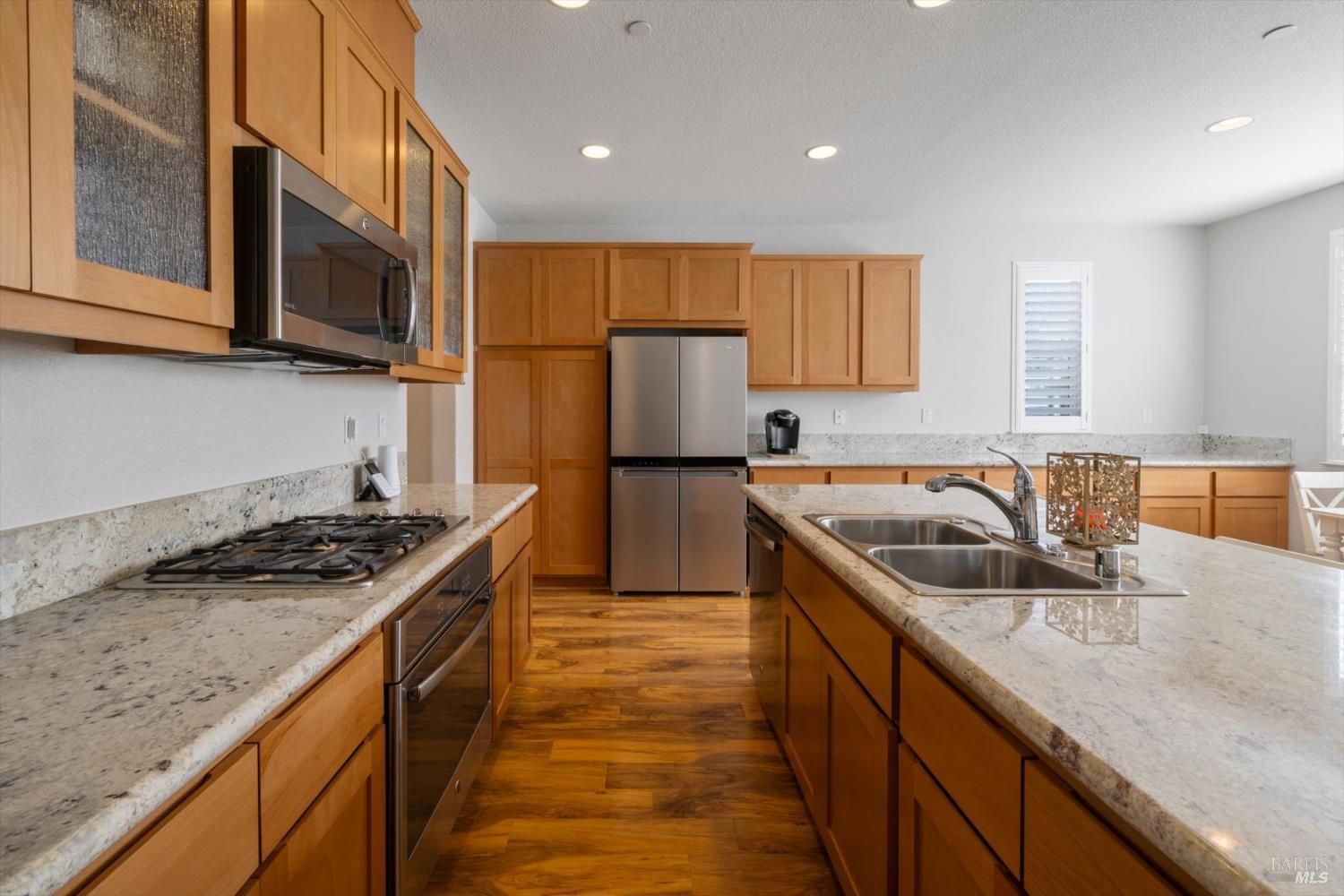 Detail Gallery Image 12 of 63 For 5294 Gramercy Cir, Fairfield,  CA 94533 - 5 Beds | 3/1 Baths