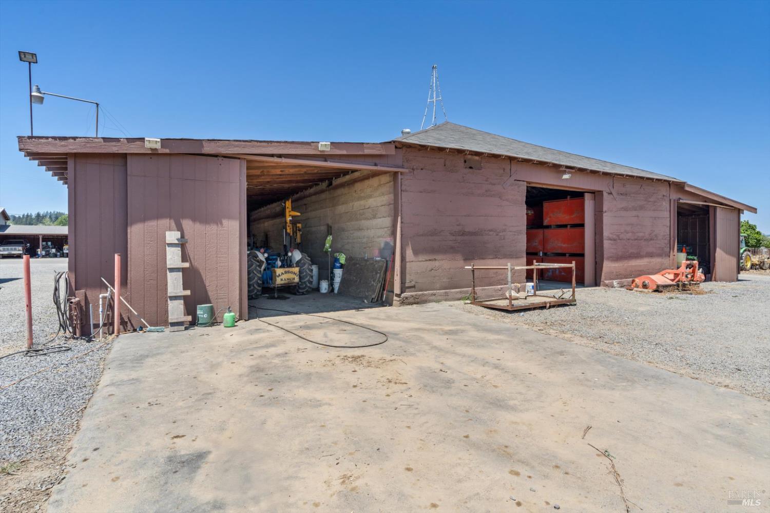 Detail Gallery Image 32 of 37 For 1558 Magnolia Dr, Healdsburg,  CA 95448 - 3 Beds | 2/1 Baths
