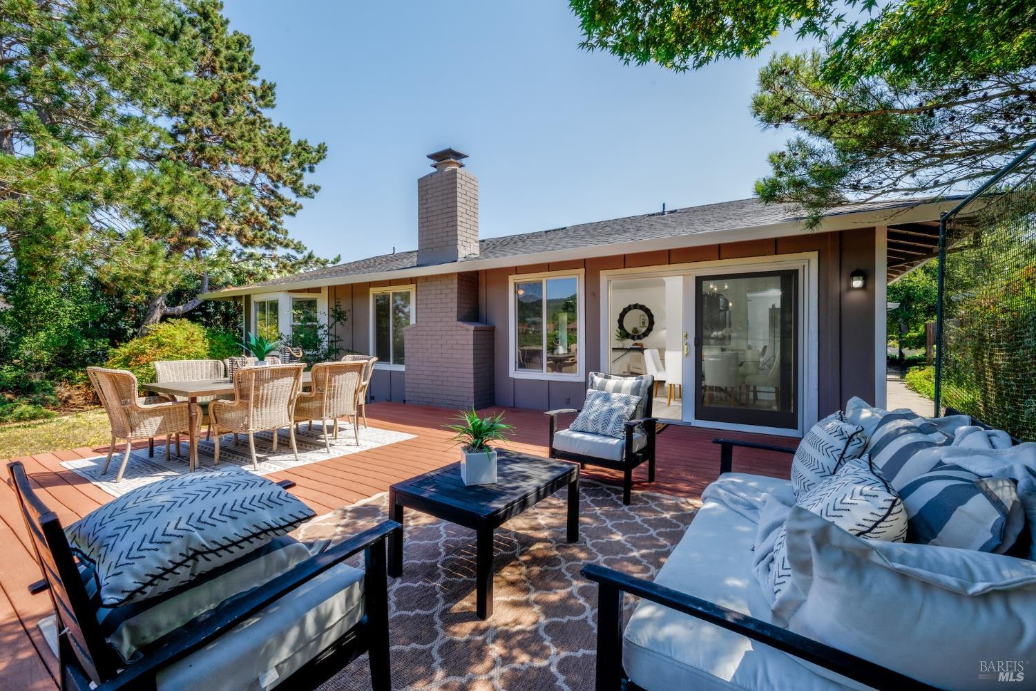 Detail Gallery Image 6 of 32 For 137 Valley Lakes Dr, Santa Rosa,  CA 95409 - 3 Beds | 2 Baths