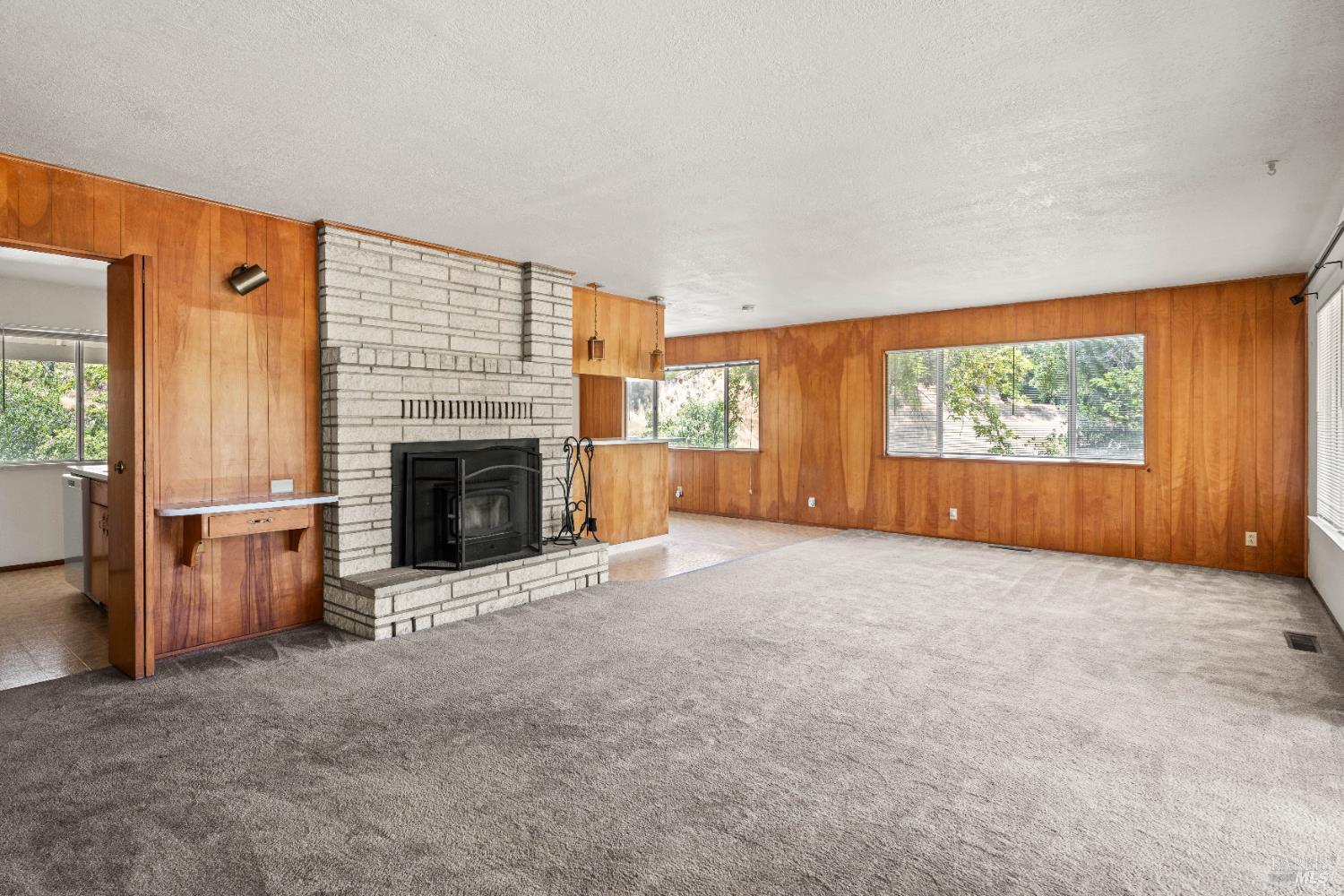 Detail Gallery Image 5 of 32 For 18201 S Highway 101 Unkn, Hopland,  CA 95449 - 3 Beds | 2/1 Baths