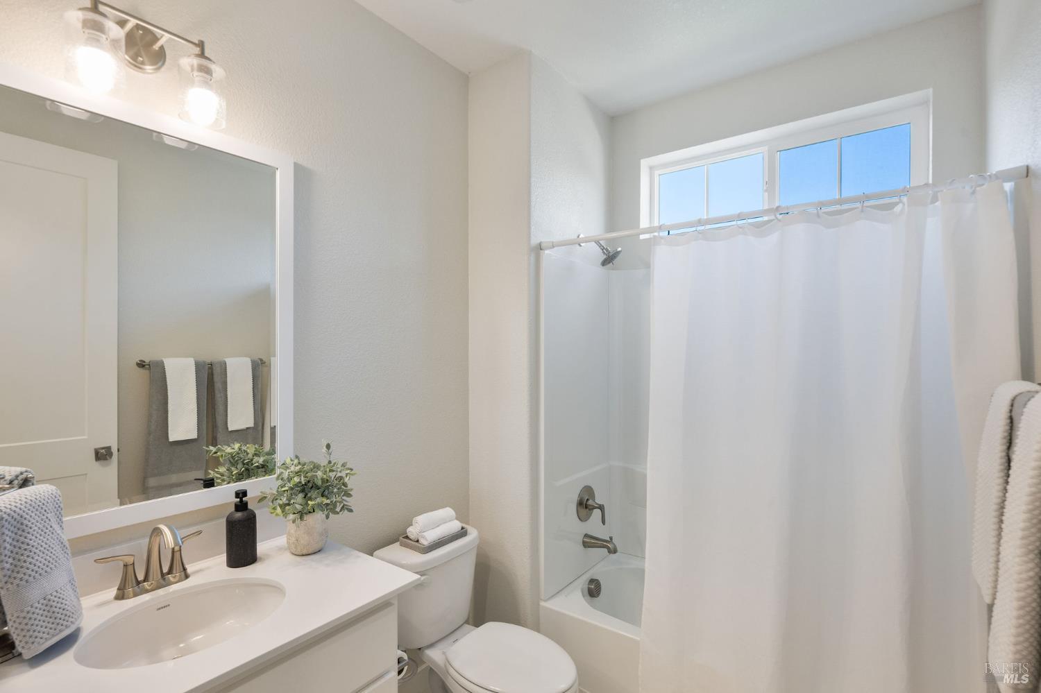Detail Gallery Image 47 of 63 For 56 Wine Press Way, Napa,  CA 94558 - 4 Beds | 3/1 Baths