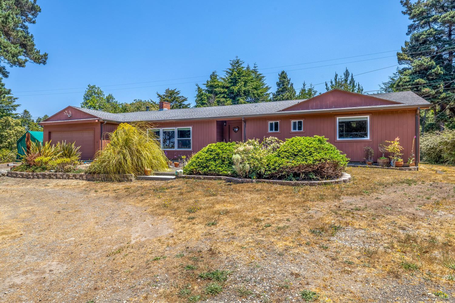 Detail Gallery Image 3 of 32 For 18841 Lahmon Ln, Fort Bragg,  CA 95437 - 0 Beds | 2/1 Baths