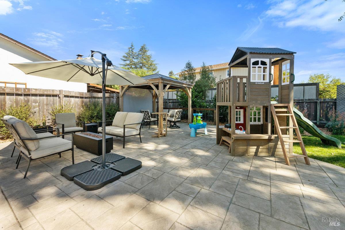 Detail Gallery Image 27 of 32 For 10 Margory Ct, Novato,  CA 94947 - 3 Beds | 2 Baths