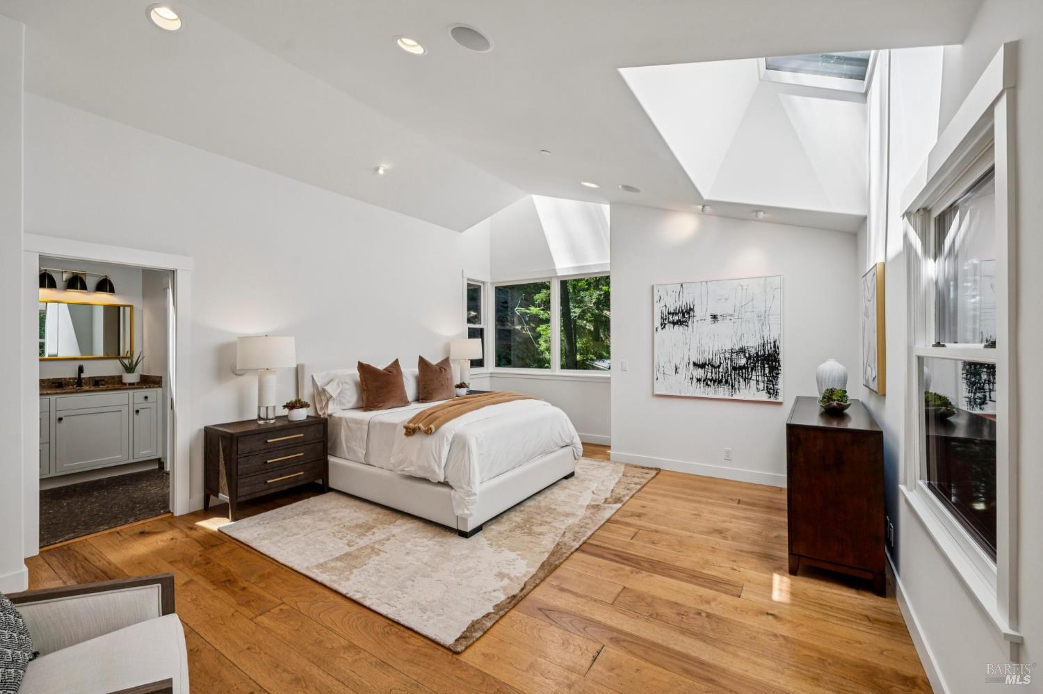 Detail Gallery Image 17 of 30 For 70 Westwood Dr, Kentfield,  CA 94904 - 5 Beds | 4/1 Baths