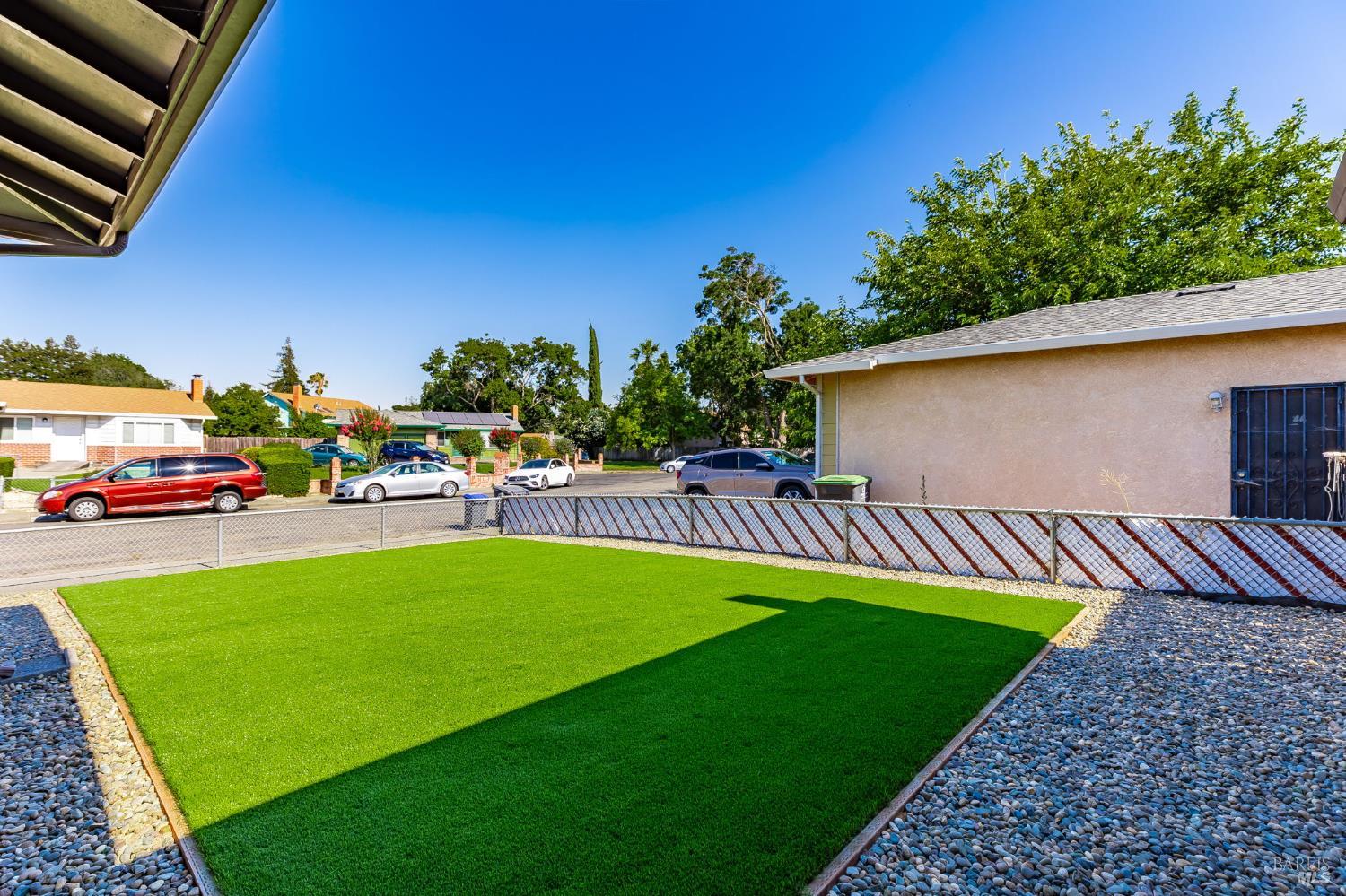 Detail Gallery Image 4 of 32 For 2257 Bellamy Ct, Fairfield,  CA 94533 - 3 Beds | 2 Baths