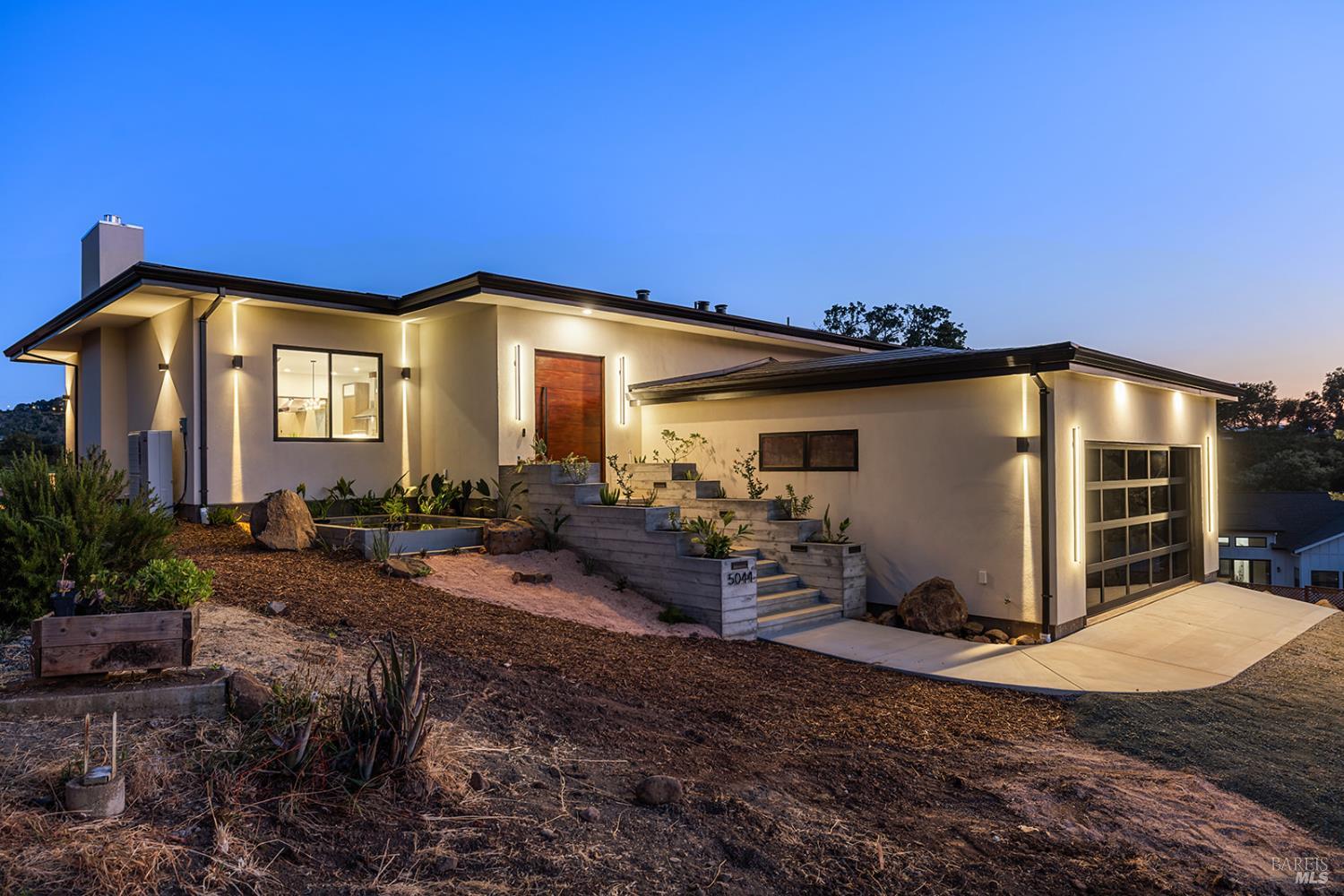 Detail Gallery Image 6 of 93 For 5044 Linda Ln, Santa Rosa,  CA 95404 - 3 Beds | 3/1 Baths