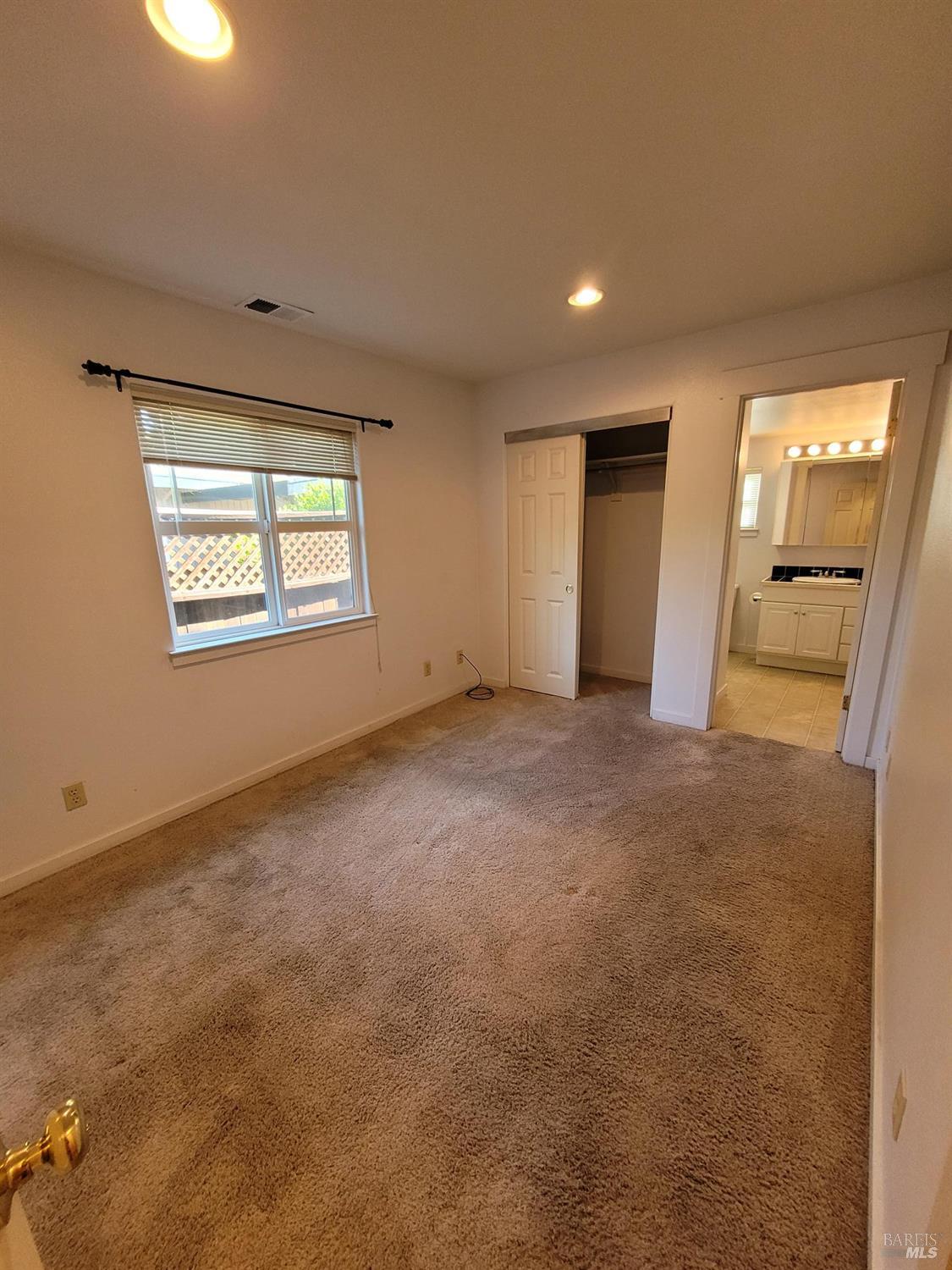Detail Gallery Image 6 of 18 For 18135 Lucas Ave, Sonoma,  CA 95476 - 2 Beds | 2 Baths
