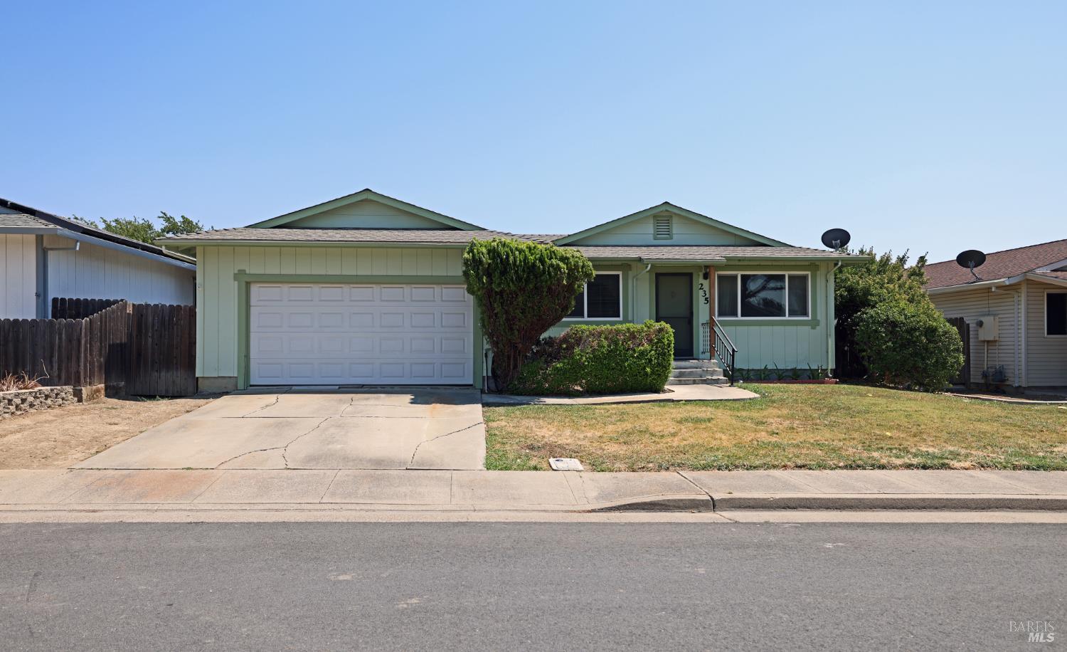 Detail Gallery Image 1 of 17 For 235 Trinity Ct, Rio Vista,  CA 94571 - 3 Beds | 1/1 Baths