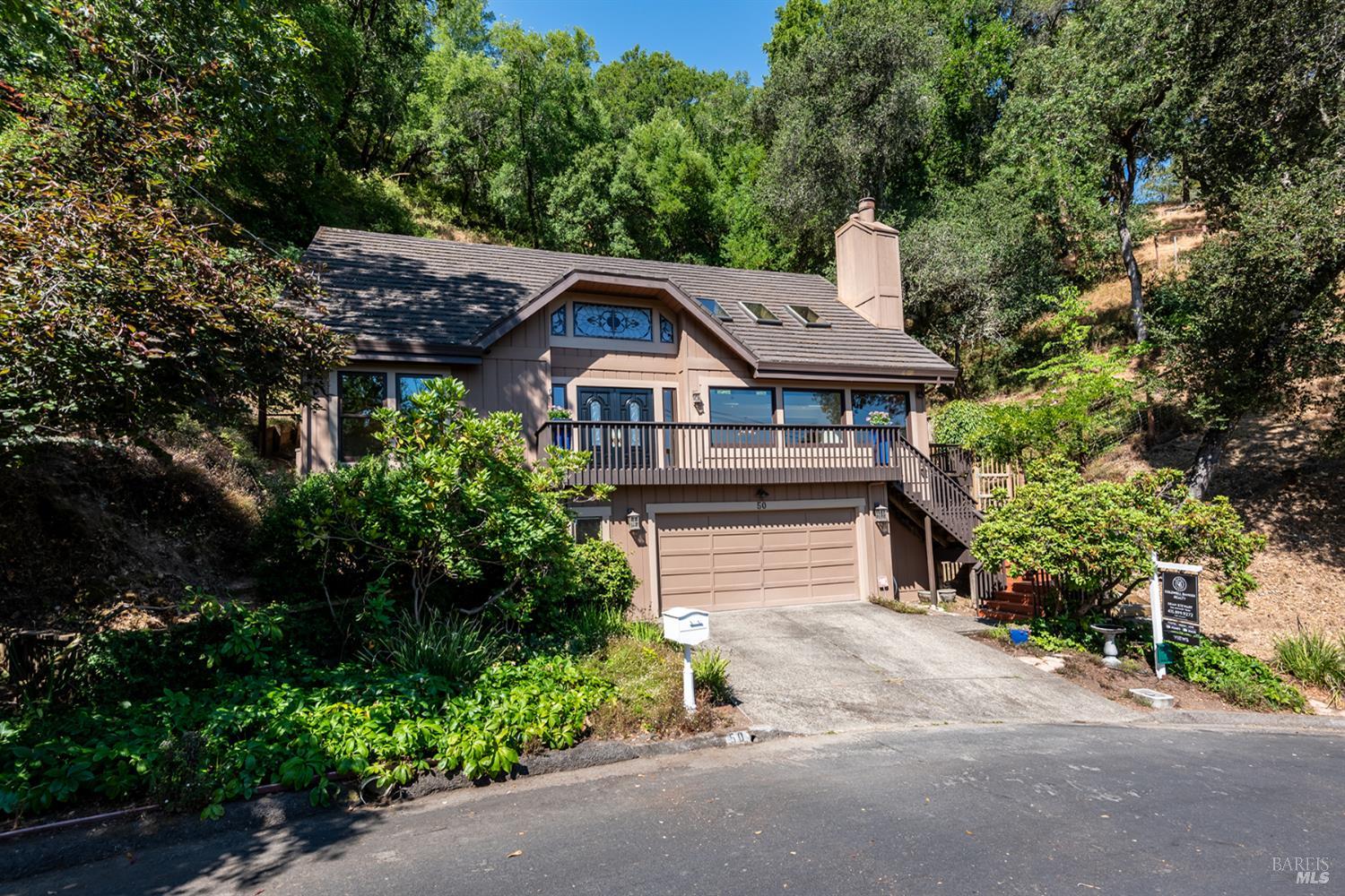 Detail Gallery Image 1 of 25 For 50 Palomino Cir, Novato,  CA 94947 - 3 Beds | 2/1 Baths