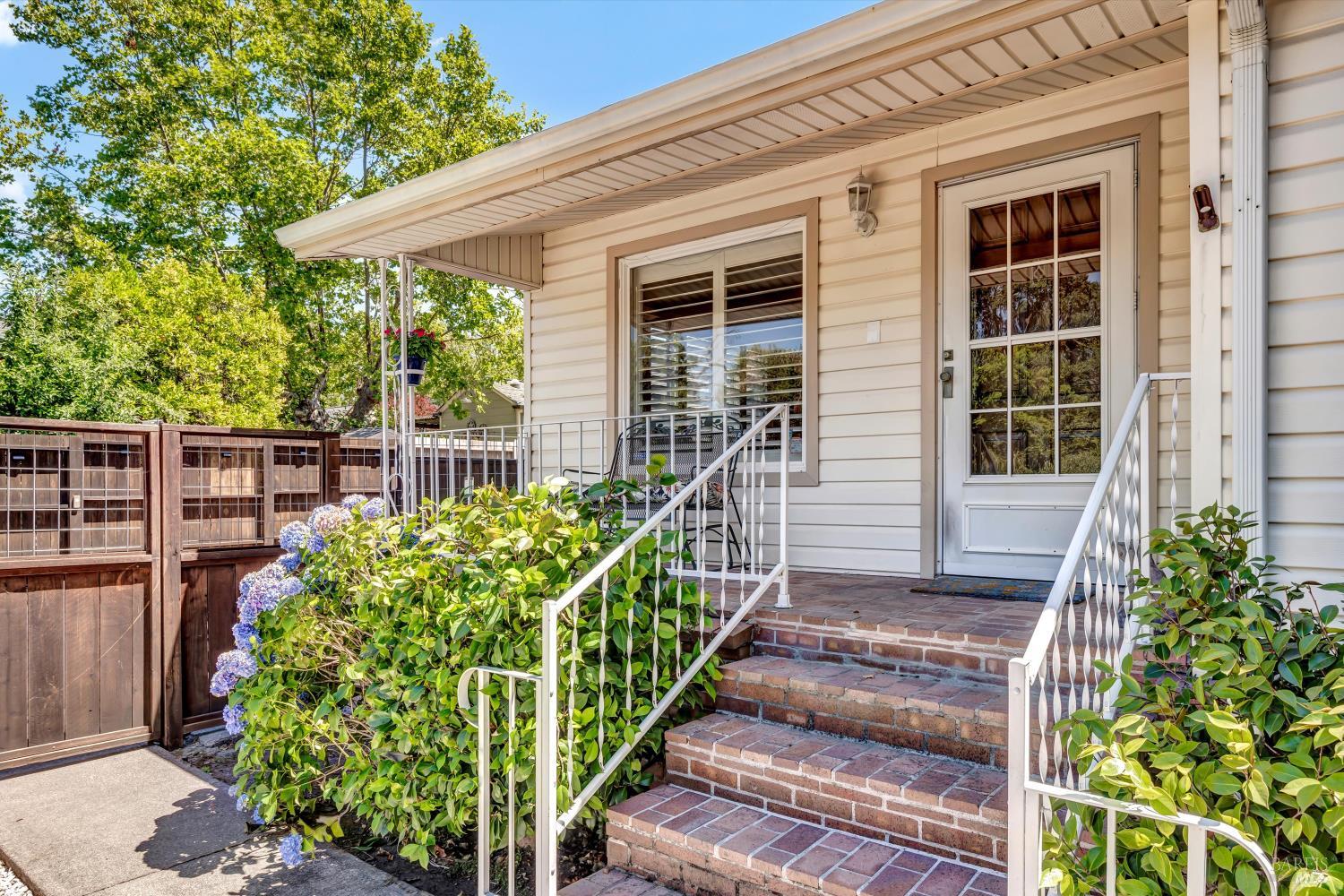 Detail Gallery Image 2 of 63 For 1015 Shetler Ave, Napa,  CA 94559 - 3 Beds | 2/1 Baths