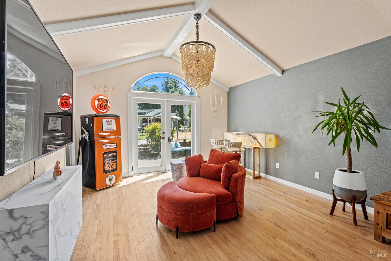 Detail Gallery Image 7 of 35 For 8621 Uva Dr, Redwood Valley,  CA 95470 - 3 Beds | 3 Baths