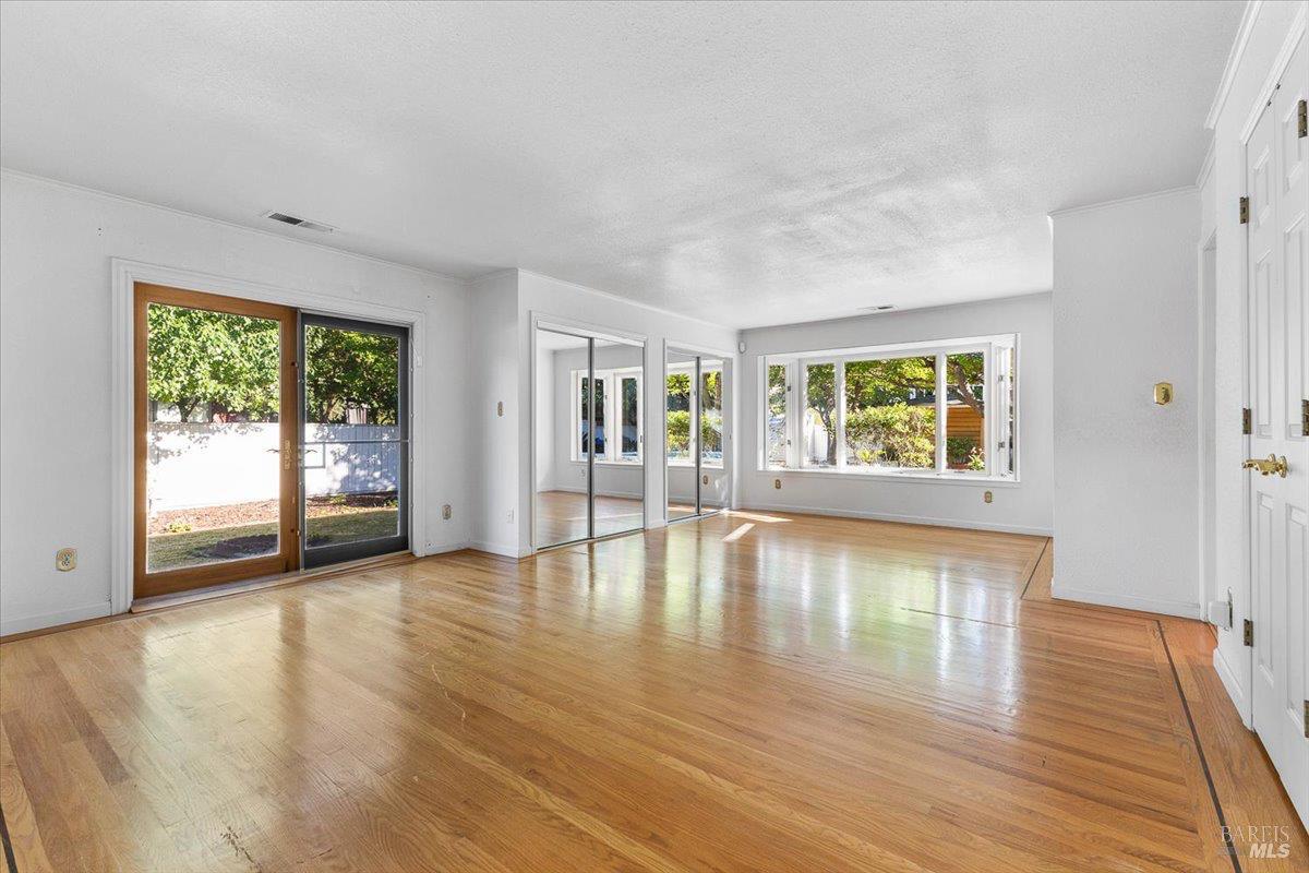 Detail Gallery Image 20 of 55 For 1819 Cedar St, Calistoga,  CA 94515 - 3 Beds | 2/1 Baths