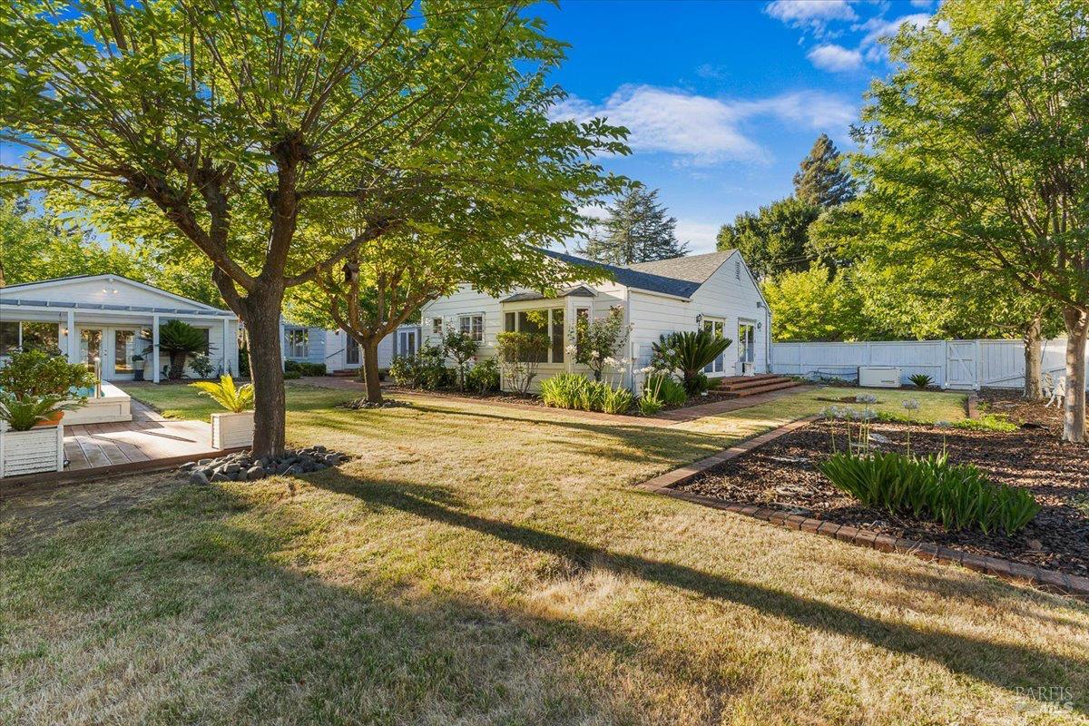Detail Gallery Image 39 of 55 For 1819 Cedar St, Calistoga,  CA 94515 - 3 Beds | 2/1 Baths