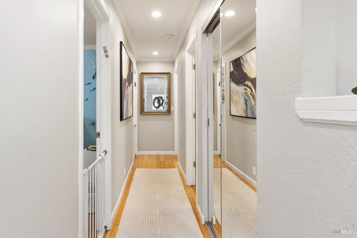 Detail Gallery Image 14 of 32 For 10 Margory Ct, Novato,  CA 94947 - 3 Beds | 2 Baths