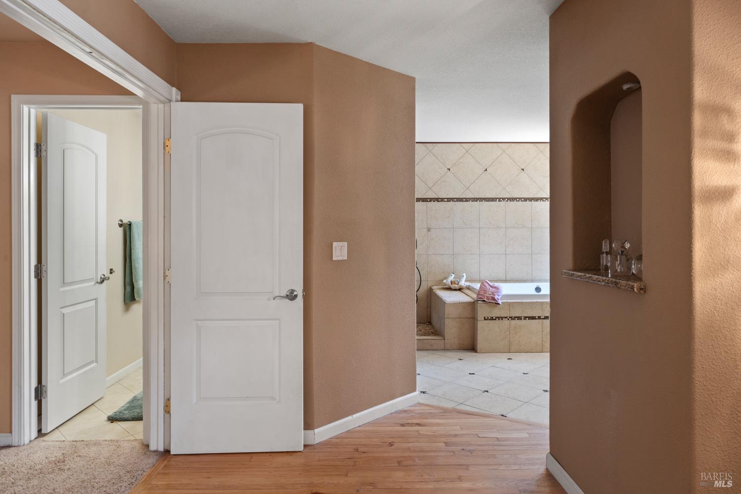 Detail Gallery Image 14 of 35 For 8621 Uva Dr, Redwood Valley,  CA 95470 - 3 Beds | 3 Baths