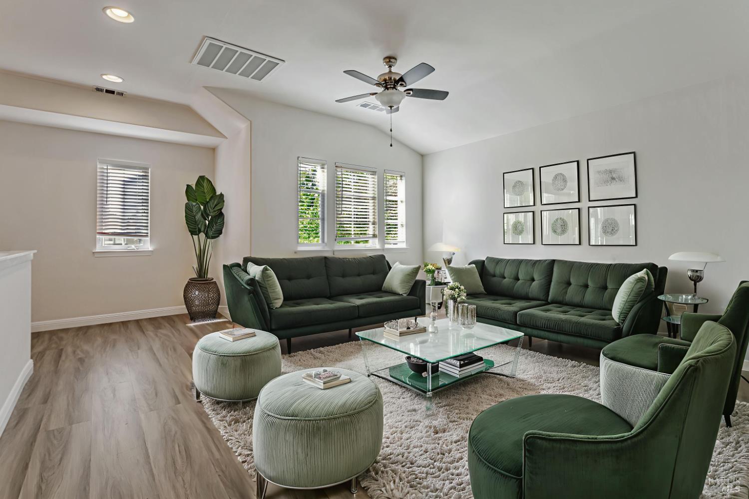 Detail Gallery Image 16 of 26 For 5124 Carisbrooke Ln, Vallejo,  CA 94591 - 3 Beds | 3 Baths