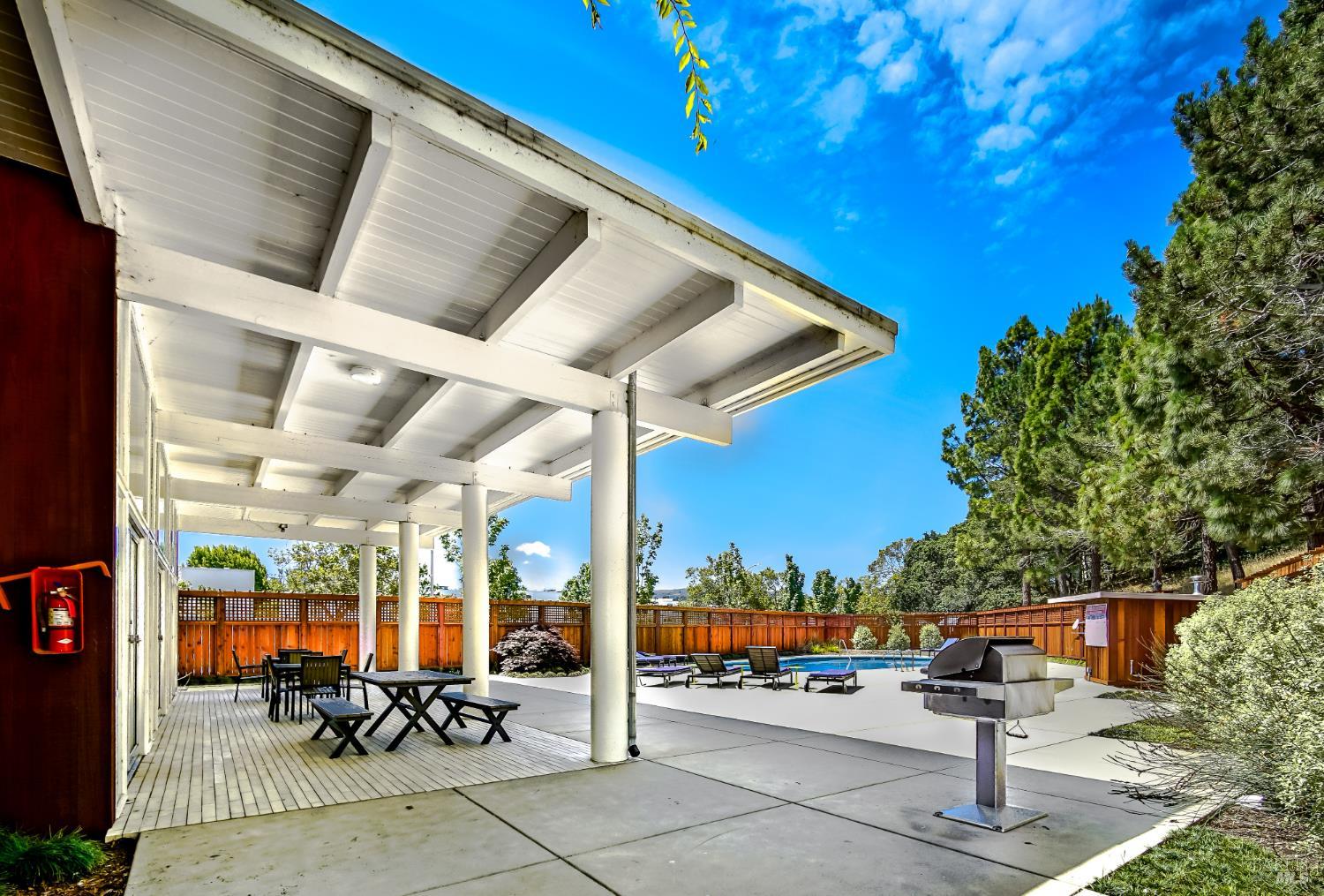 Detail Gallery Image 21 of 29 For 4221 Shelter Bay Ave, Mill Valley,  CA 94941 - 2 Beds | 2 Baths