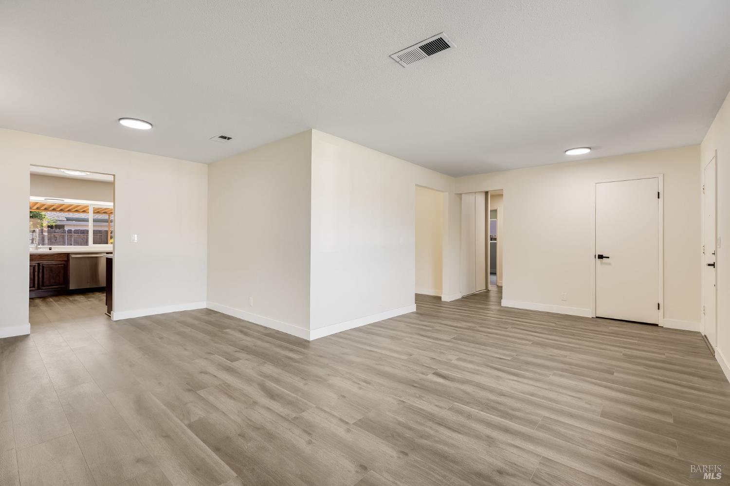 Detail Gallery Image 7 of 32 For 2257 Bellamy Ct, Fairfield,  CA 94533 - 3 Beds | 2 Baths