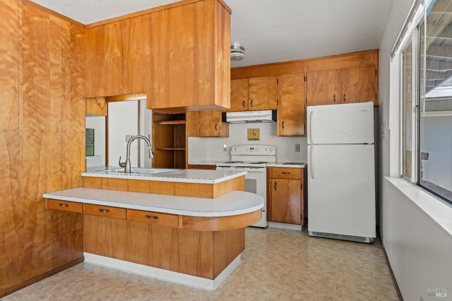Detail Gallery Image 9 of 32 For 18201 S Highway 101 Unkn, Hopland,  CA 95449 - 3 Beds | 2/1 Baths