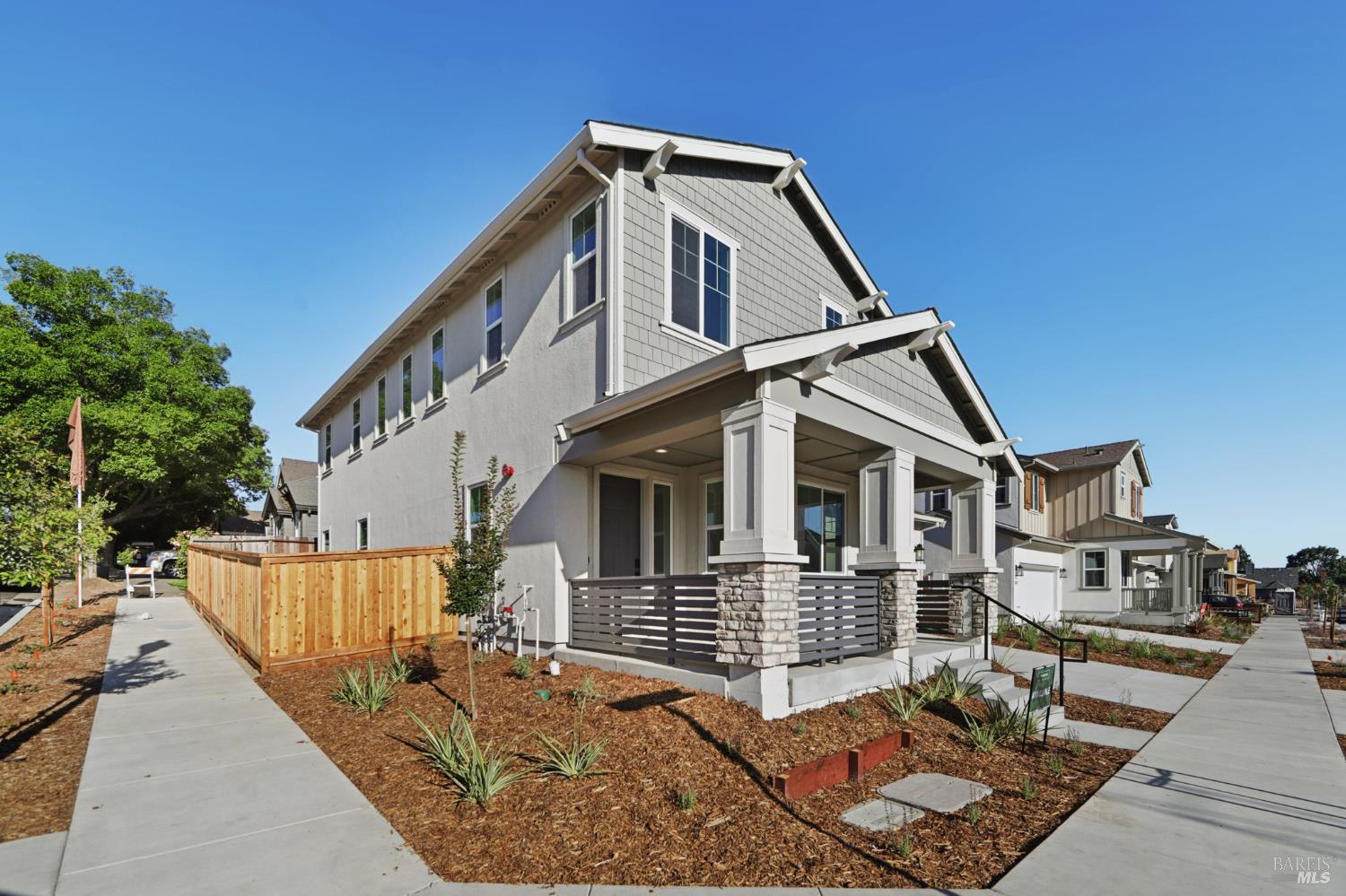 Detail Gallery Image 4 of 40 For 1576 Claritin St, Santa Rosa,  CA 95403 - 4 Beds | 4 Baths