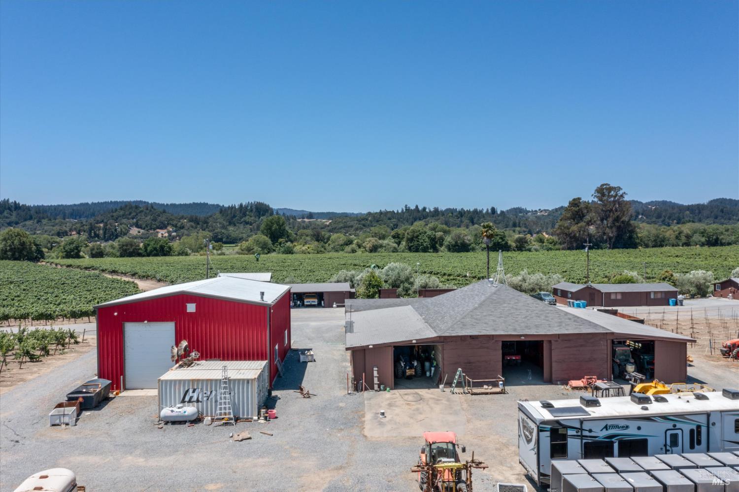 Detail Gallery Image 15 of 37 For 1558 Magnolia Dr, Healdsburg,  CA 95448 - 3 Beds | 2/1 Baths