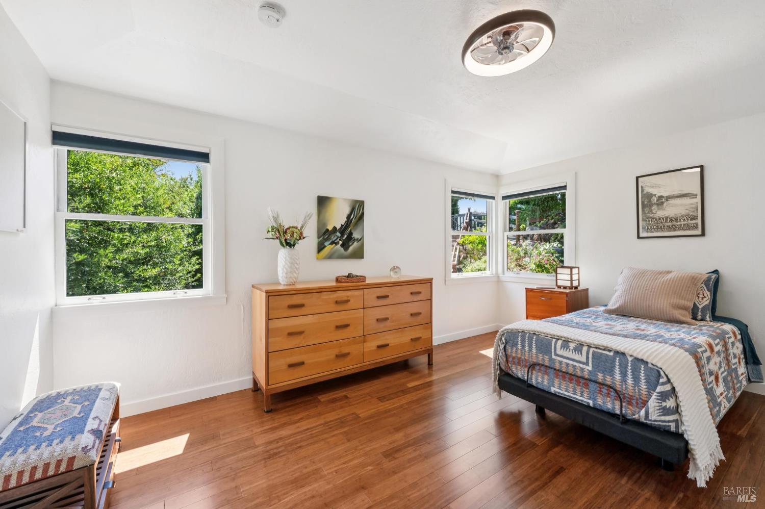 Detail Gallery Image 19 of 36 For 144 Melville Ave, San Anselmo,  CA 94960 - 3 Beds | 3 Baths