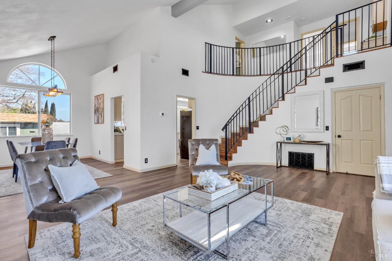 Detail Gallery Image 3 of 35 For 1042 Armsby Way, Suisun City,  CA 94585 - 3 Beds | 2/1 Baths